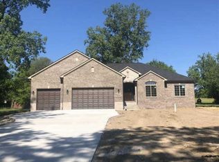 2902 Devondale Rd, Rochester Hills, MI 48309