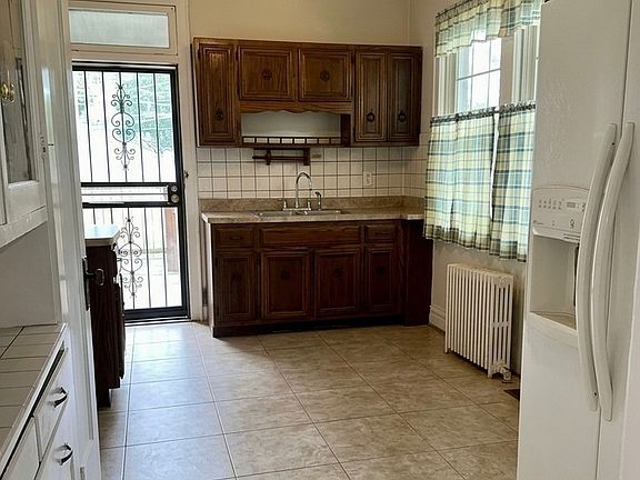 5th image of 10753 S Hale Ave