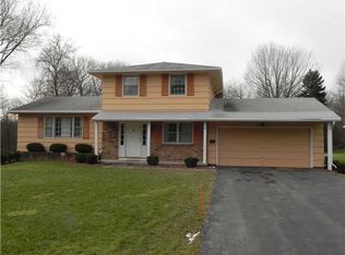 61 Roby Dr, Rochester, NY 14618