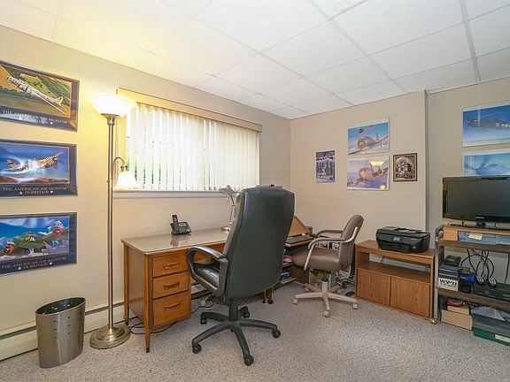 4th image of 614 Pine Ln