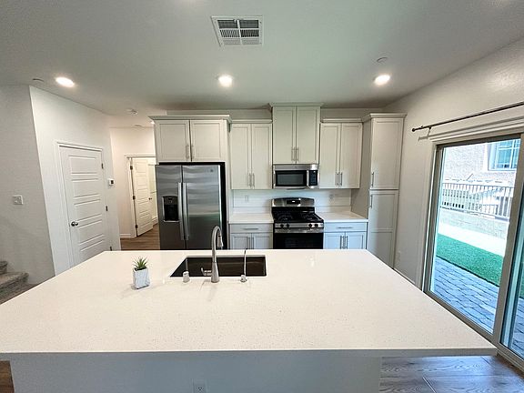 2nd image of 600 N Carriage Hill Dr #1168