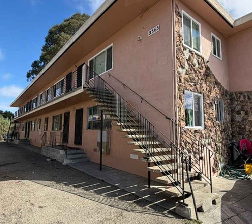 1st image of 2363 Humboldt Ave APT 6