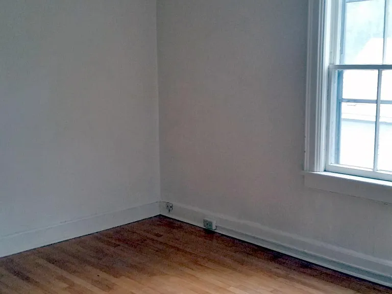 31 School St #4 — Photo 17