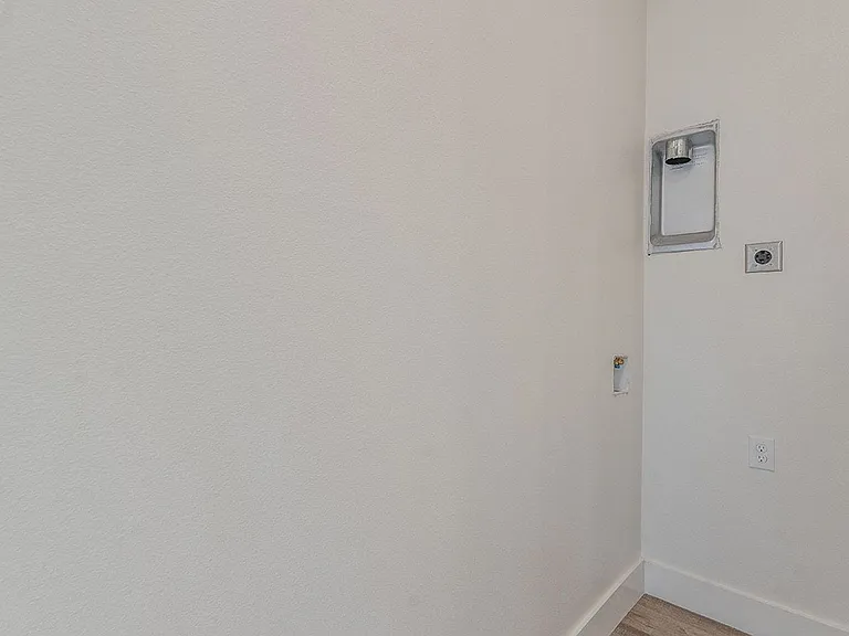 12th Street Townhomes — Photo 10