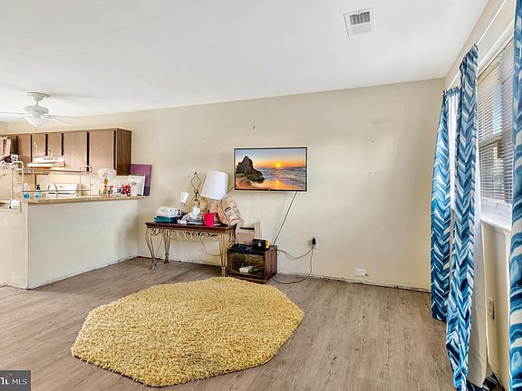 4th image of 18 Stevenson Way