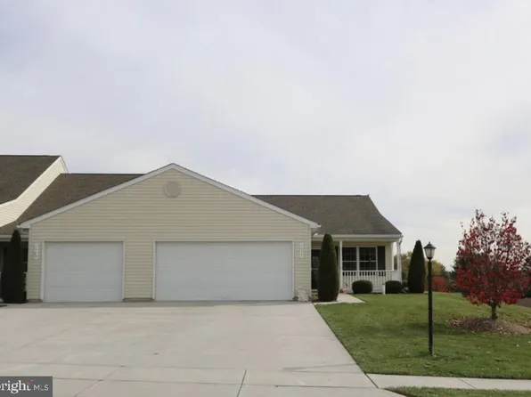1371 Chami Dr #166, Spring Grove, PA 17362