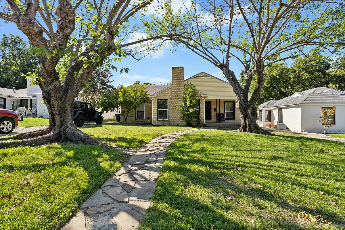 Building Photo - 3417 Westcliff Rd S