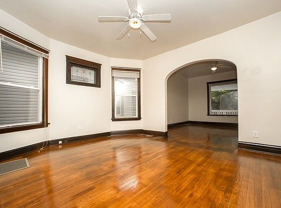 5th image of 4305 W Wrightwood Ave