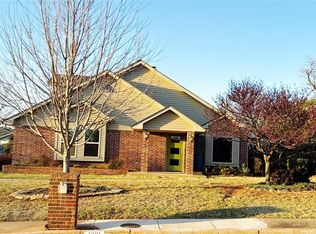 1301 Mockingbird Ln, Edmond, OK 73034