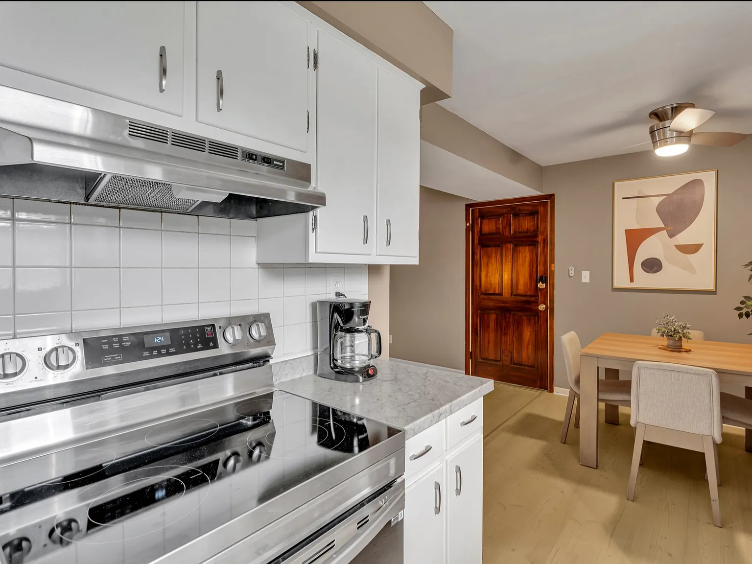 1 bed, 828 sqft, $1,600 — Photo 3