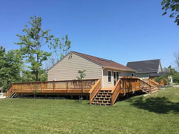 2nd image of 205 Lower Cliff Dr