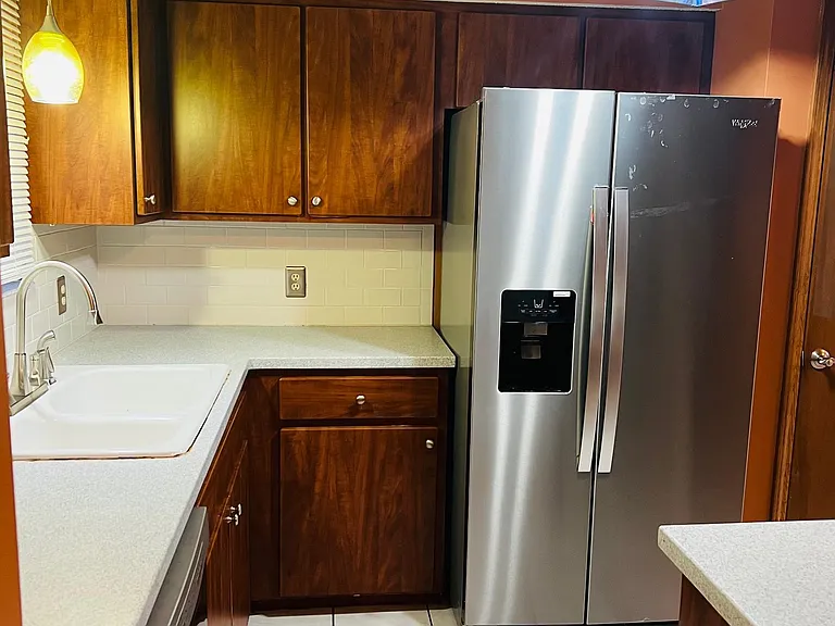 2409 Kimberly Dr — Photo 1