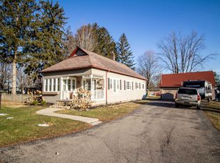 9463 Maple St, New Lothrop, MI 48460