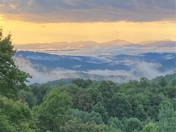 374 Tinys Mountain Drive, Deep Gap, NC 28618