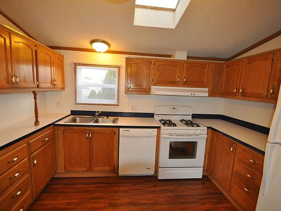 4th image of 13 N Hiawatha Cir