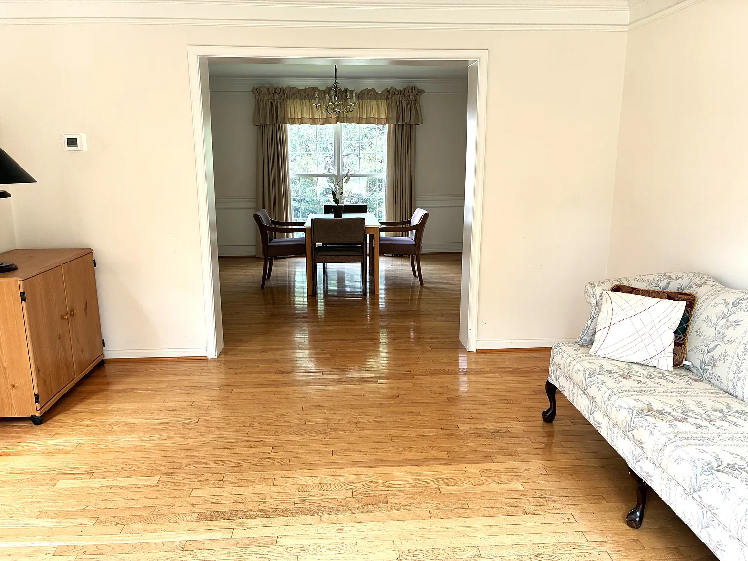 5 bed, 3.5 bath, 2516 sqft, $3,900 — Photo 4