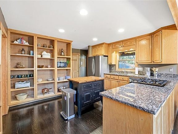 5th image of 834 Indian Cave Rd