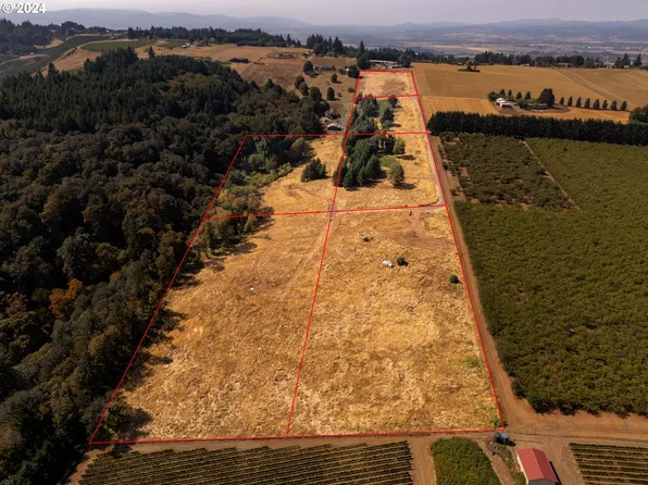 53 SE Franquette Dr, Amity, OR 97101