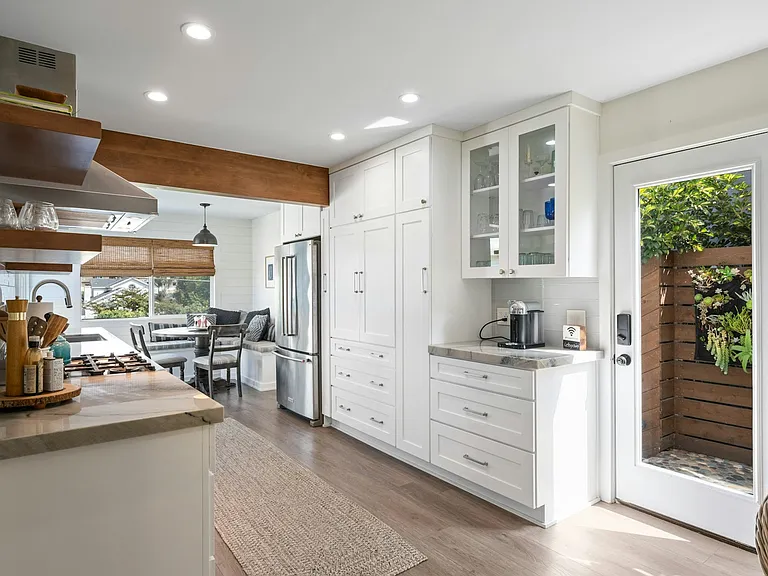305 Neptune Ave — Photo 19