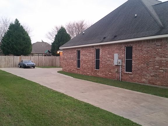 2nd image of 206 Field Crest Pkwy
