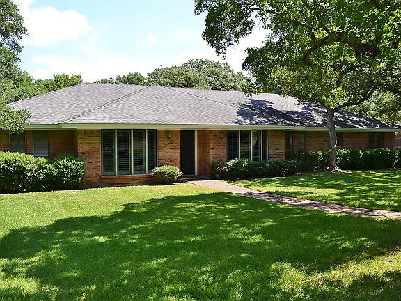 2nd image of 8404 Woodcreek Dr