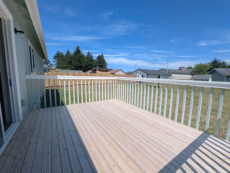 368 Snahapish Ave SE — Photo 32