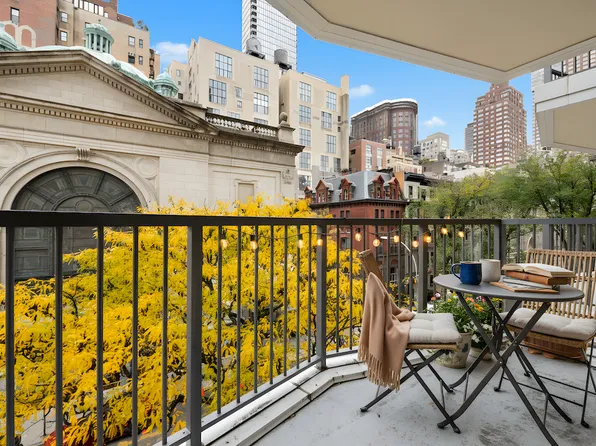 80 Central Park West image 2 of 10