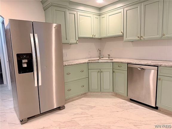 3rd image of 266 Merrymont Rd