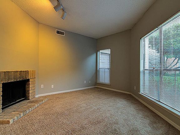 2nd image of 3739 Thistlemont Dr