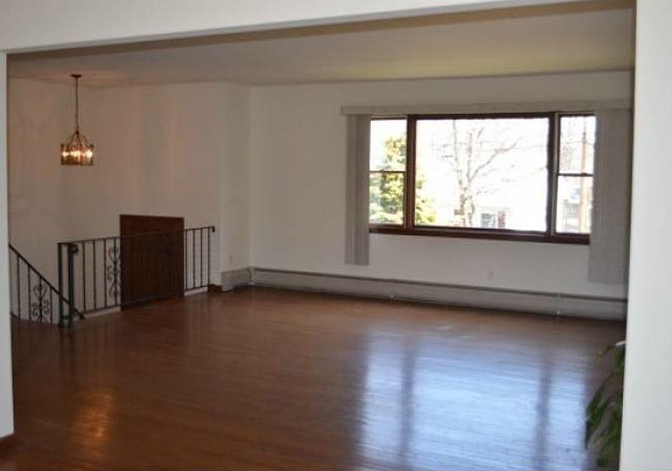 2nd image of 11 Adams St