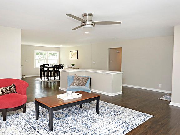 2nd image of 3388 Woodside Cir