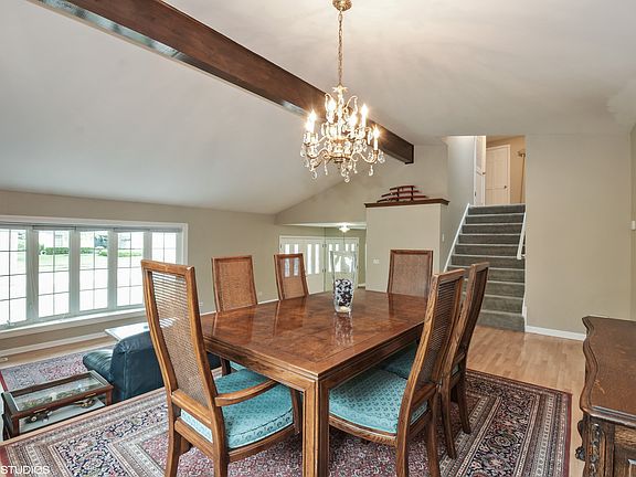4th image of 4035 Carousel Dr