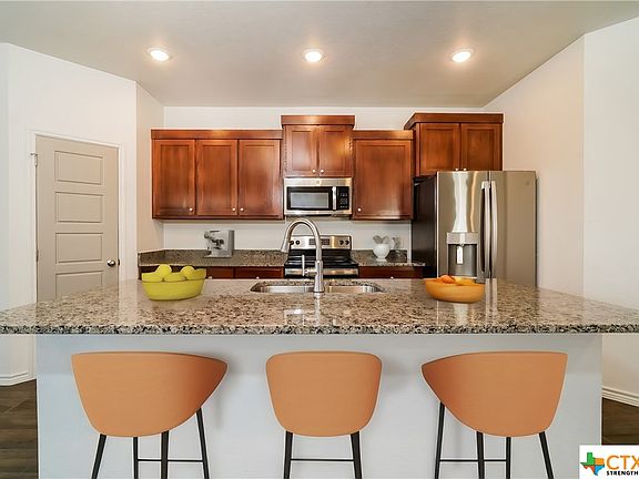 5th image of 714 Freedom Cir