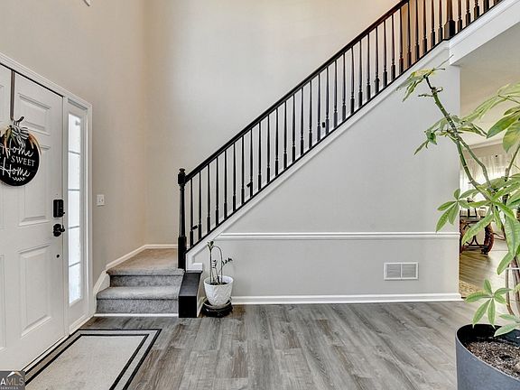 4th image of 2486 Hampton Park Dr