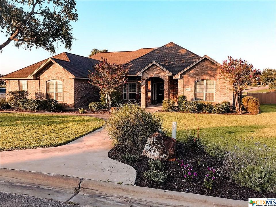 1st image of 104 Laurel Oak Cir