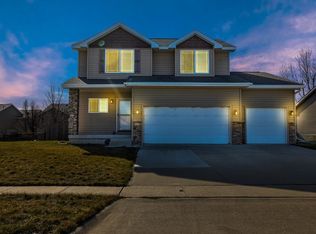 313 NE 51st St, Ankeny, IA 50021