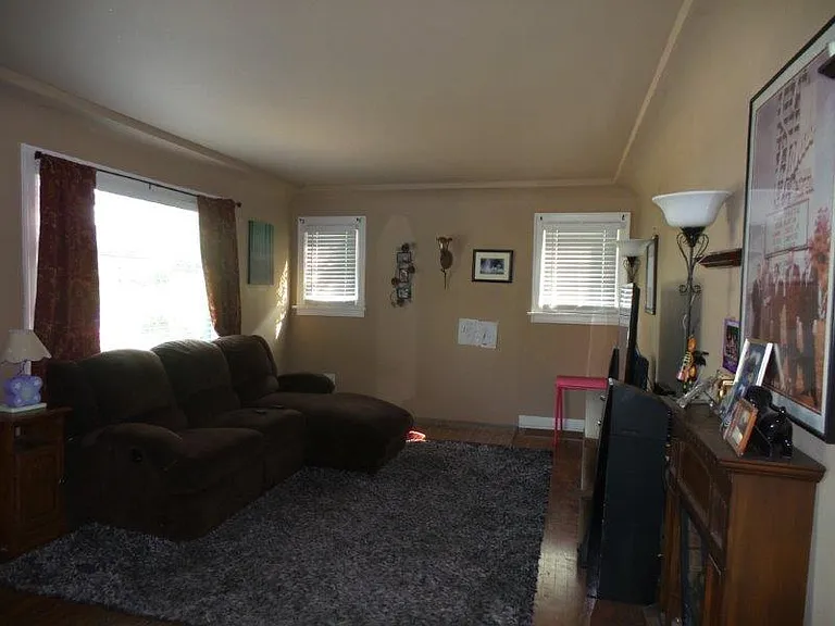 811 Cogean Ave — Photo 6