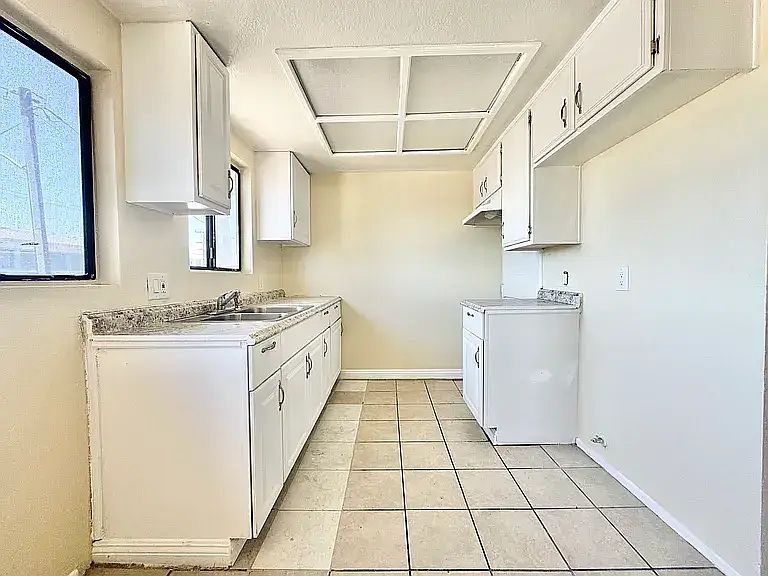 1st image of 4081 Rosecrans Ave #13
