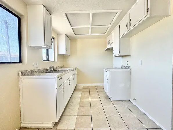 4081 Rosecrans Ave #13