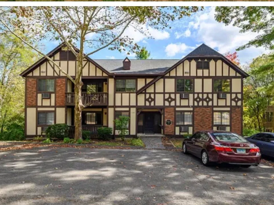 6 Essex Ct