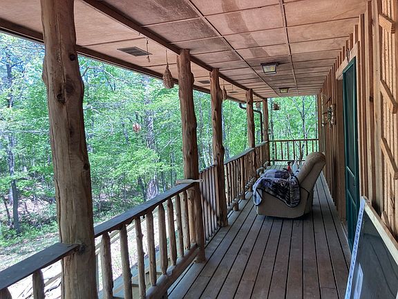 5th image of 370 Leech Dr