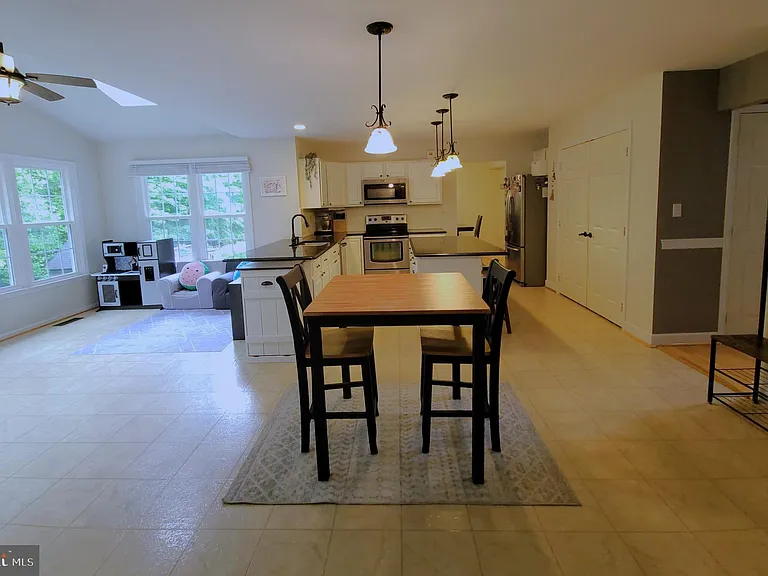18 Willow Glen Ct — Photo 7