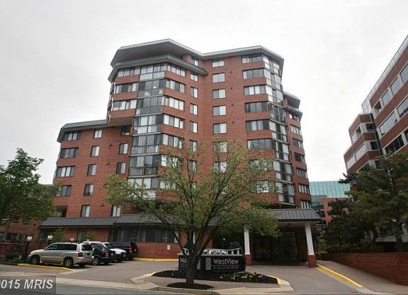 2nd image of 1001 N Vermont St APT 414