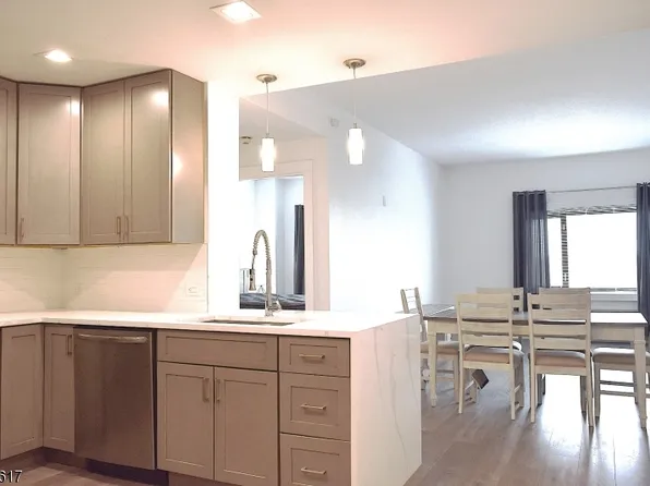 1 Carriage City Plz APT 920, Rahway, NJ 07065
