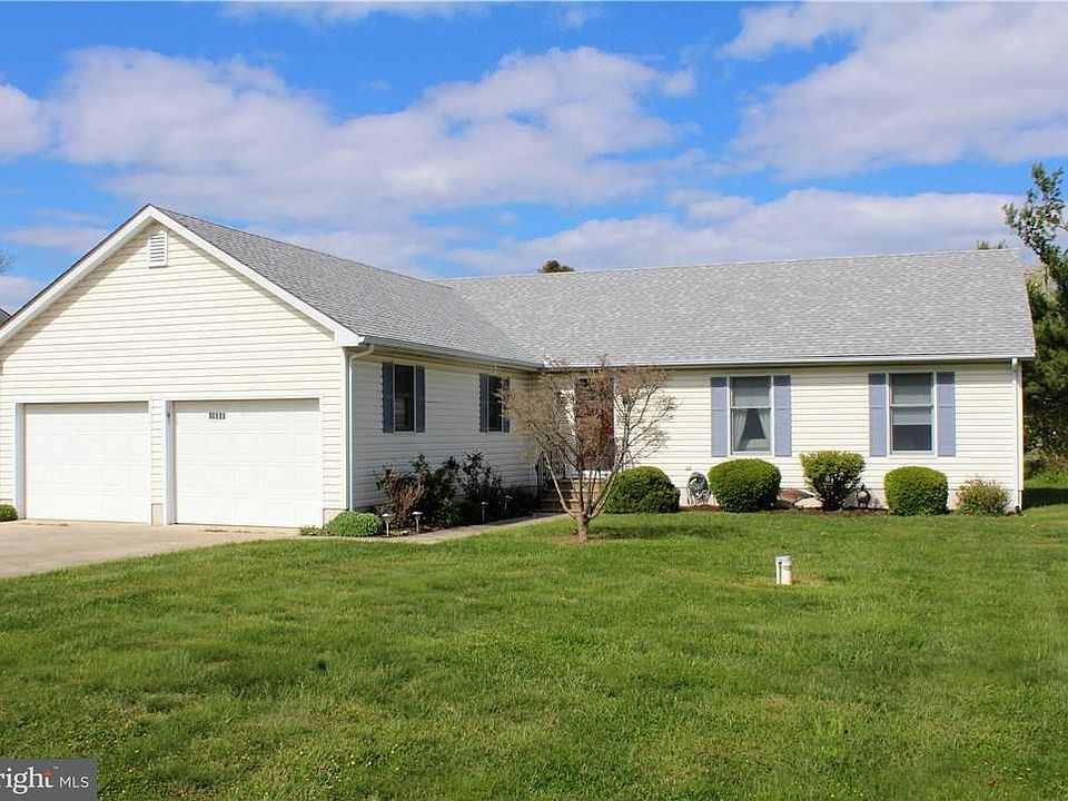 1st image of 18359 Pine Ln