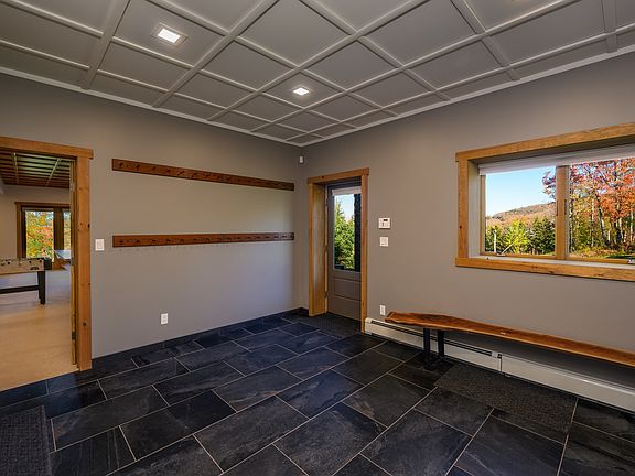 4th image of 209 Club Rd