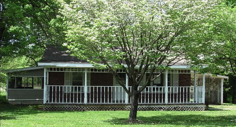 1st image of 458 Phillips Dr