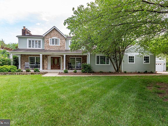 2nd image of 312 Ingleside Dr