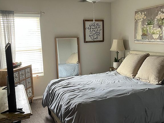 5th image of 613 Fox Hollow Ct
