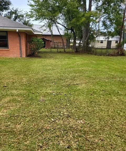 1017 Oak Dr — Photo 5